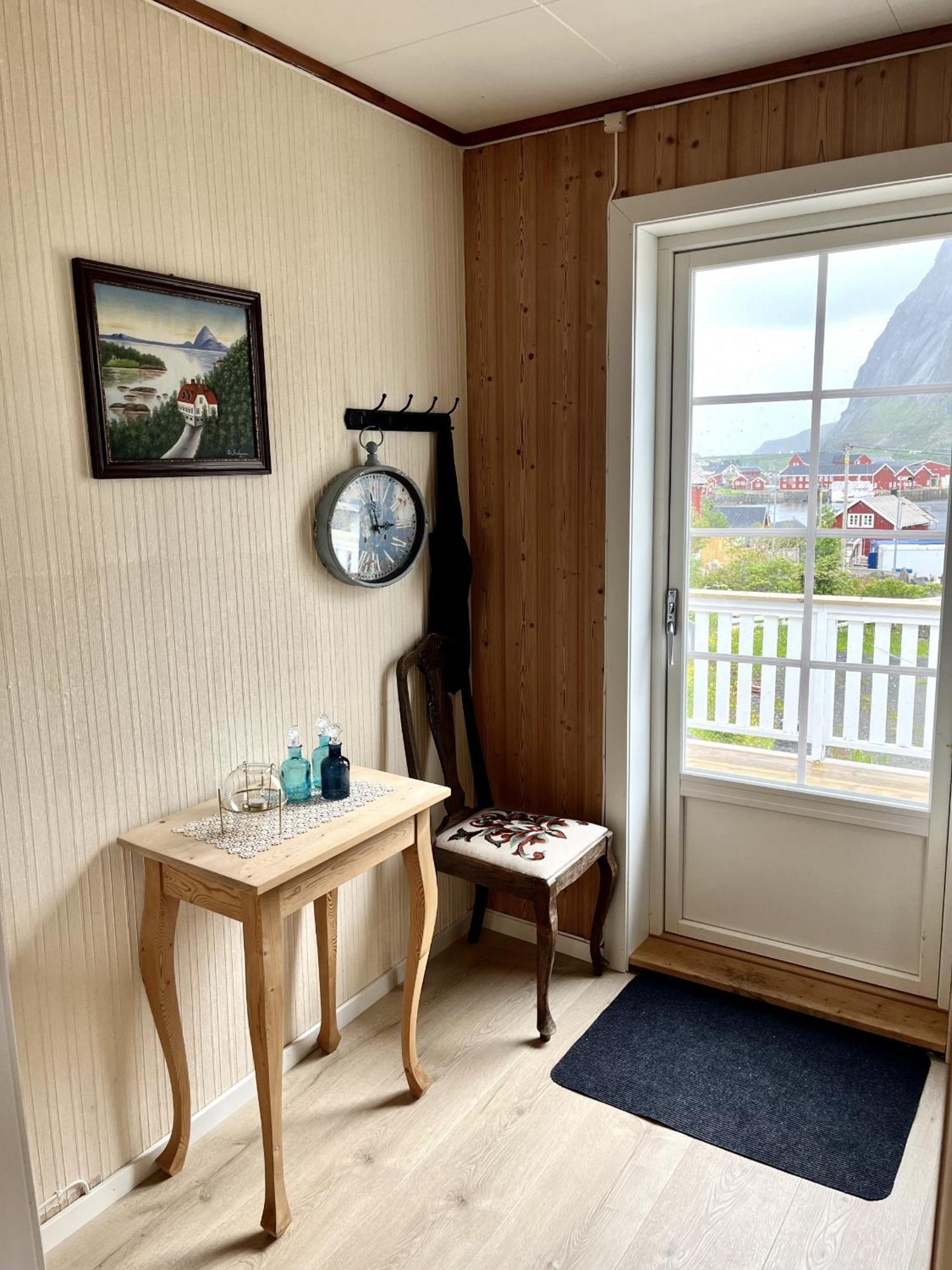 Koselig Nyrestaurert Hus Med Flott Utsikt! Villa Reine Kültér fotó