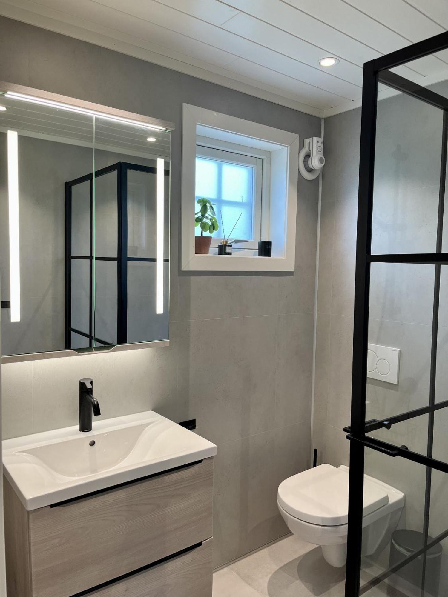 Koselig Nyrestaurert Hus Med Flott Utsikt! Villa Reine Kültér fotó